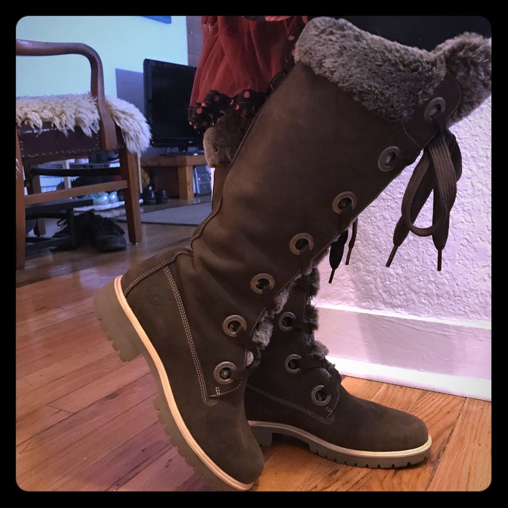 Size 7 Women’s Timberland brown boots